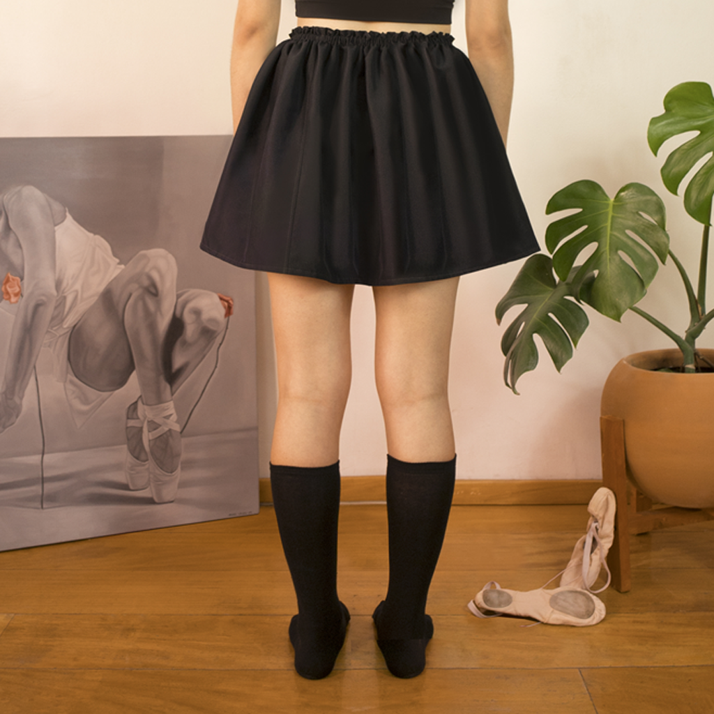 Falda NOVA-01 NOVANEU color negro vista posterior