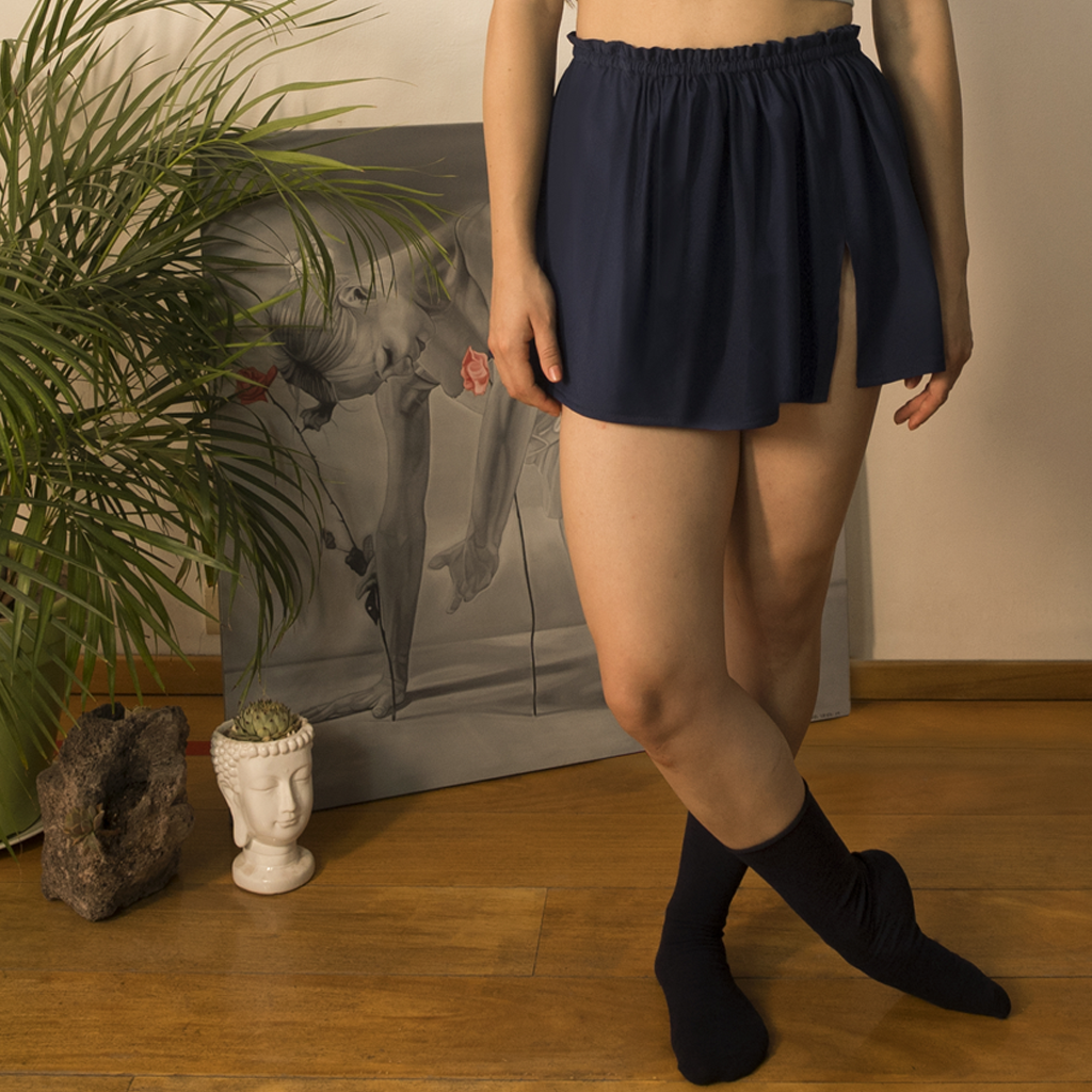 Falda NOVA-01 NOVANEU en color azul vista frontal