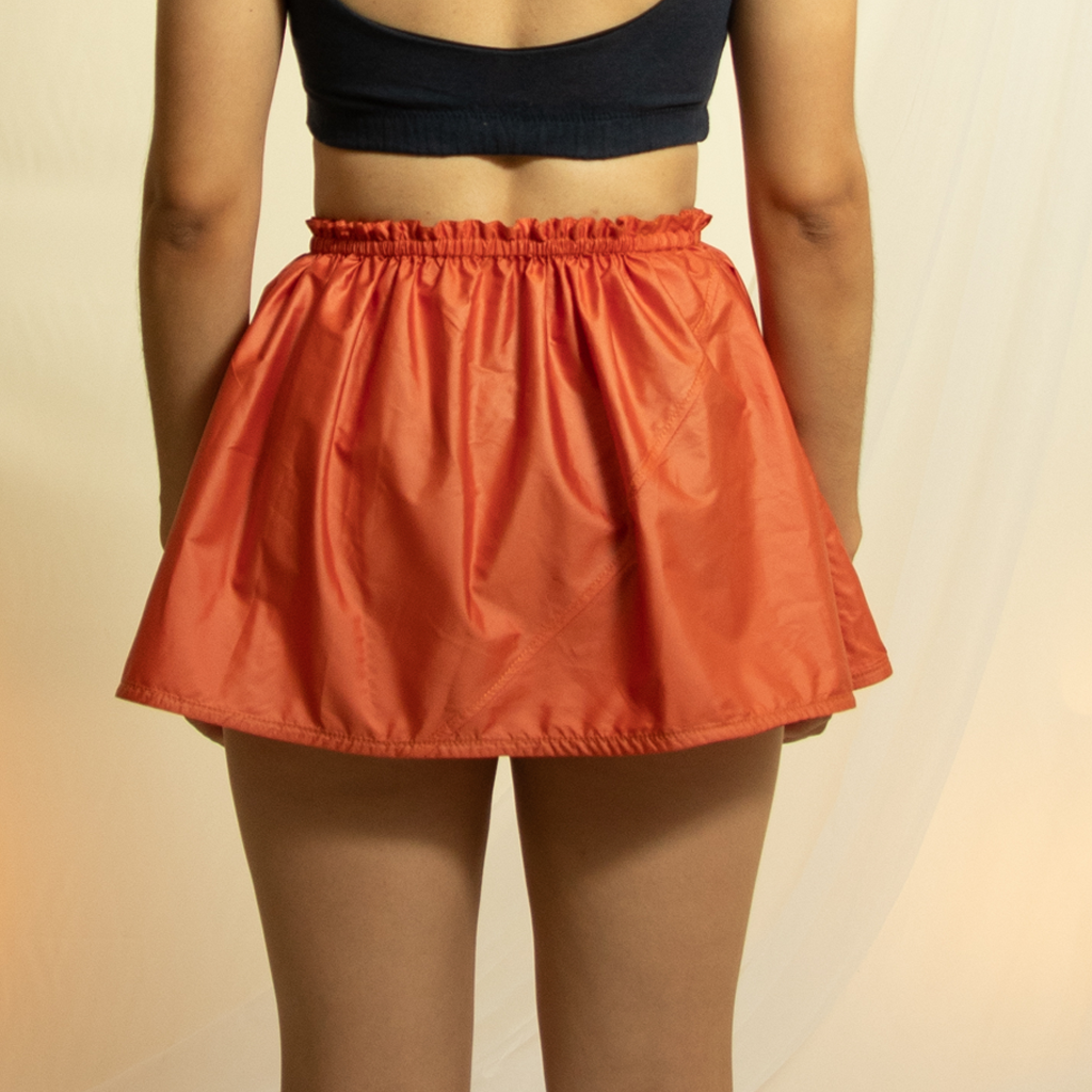 Falda NOVA-01 NOVANEU color naranja vista posterior