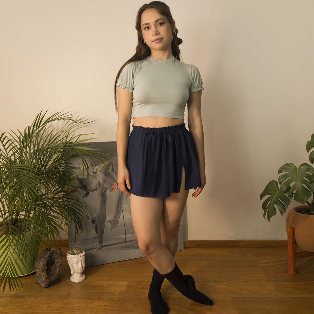 Crop top NOVA-01 NOVANEU color menta cuerpo completo