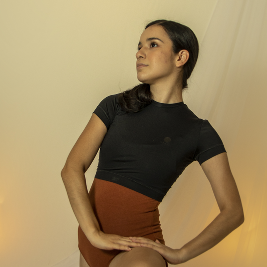 Crop top NOVA-02 NOVANEU en color negro